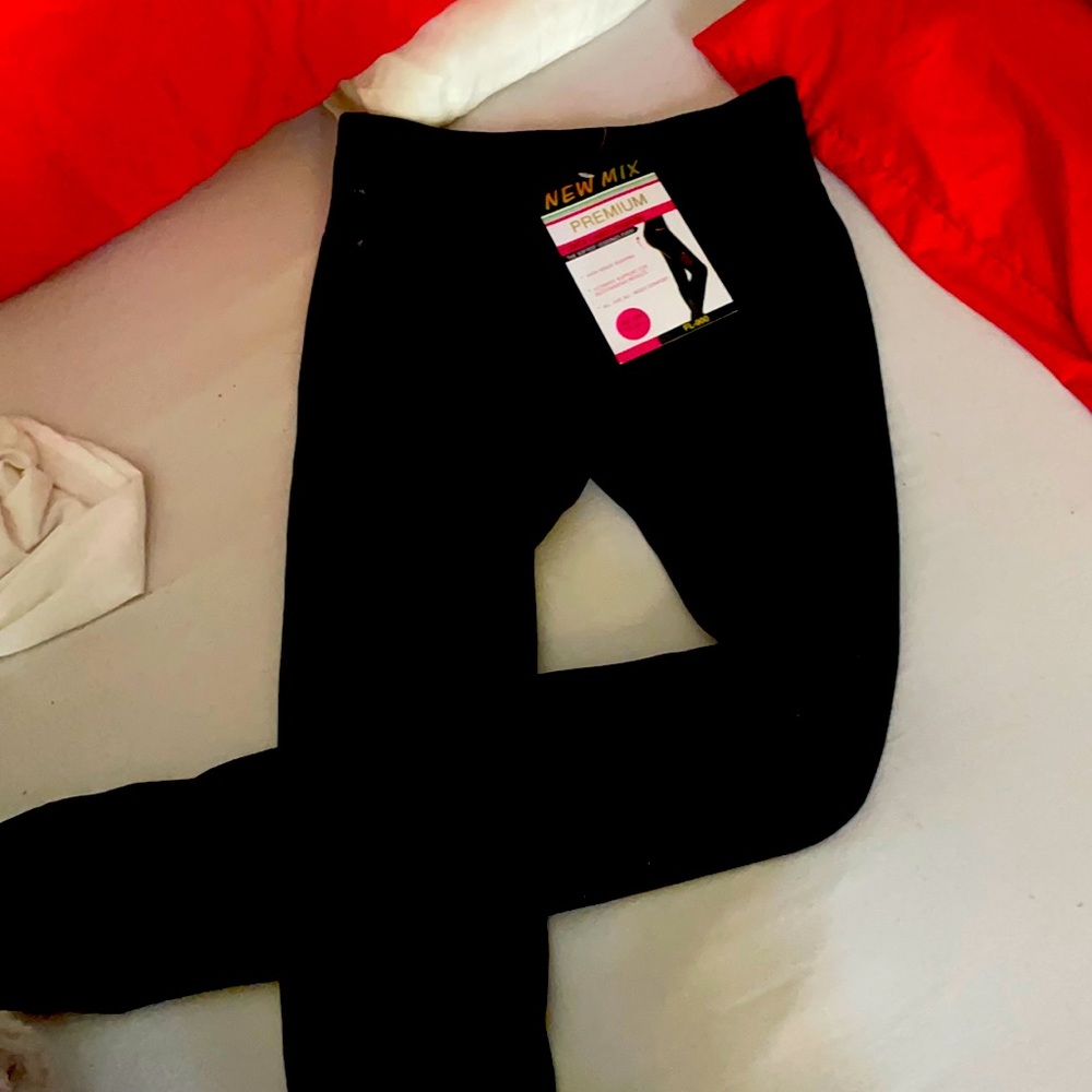 Fllece lined black leggings. High comfort and really warm.